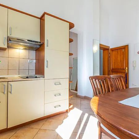 Apartamento 2 Bedroom Gorgeous In